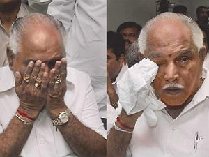 ಅರ್ಜೆಂಟ್ ಕೋರ್ಟಿಗೆ ಬರುವಂತೆ ಬಿಎಸ್ವೈಗೆ ಸಮನ್ಸ್ ಅರ್ಜೆಂಟ್ ಕೋರ್ಟಿಗೆ ಬರುವಂತೆ ಬಿಎಸ್ವೈಗೆ ಸಮನ್ಸ್