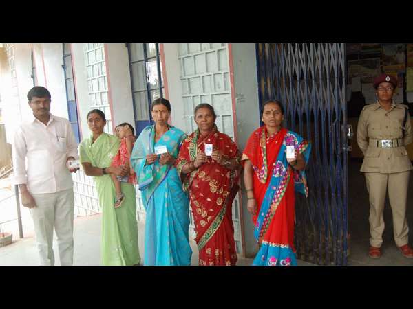 ಮತದಾನದ ಮಾಡದ ಹೊರಟ್ಟಿ