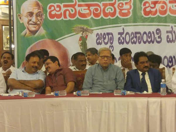 ಪಕ್ಷ ಬಿಟ್ಟು ಹೋದರೂ ಪಕ್ಷ ಉಳಿಯುತ್ತದೆ