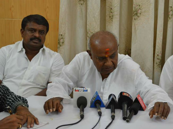 ಮನಸ್ಸಿಗೆ ನೋವಾಗಿ ಪ್ರತಿಕ್ರಿಯೆ ನೀಡುತ್ತಿದ್ದೇನೆ