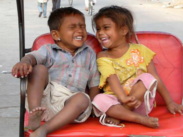 ನಗು ನಗುತಾ ನಲಿ ನಲಿ