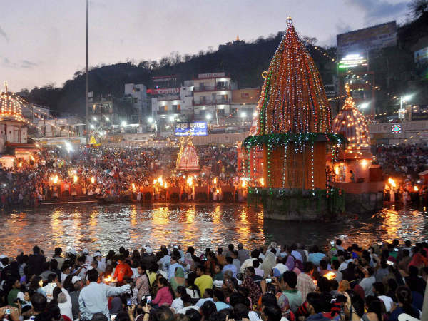 ಹರಿದ್ವಾರದಲ್ಲಿ ಗಂಗೆಗೆ ಆರತಿ