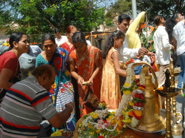 ಬಿಲ್ವಾಪತ್ರೆ, ಎಕ್ಕದ ಹೂವಿನ ಅಲಂಕಾರ