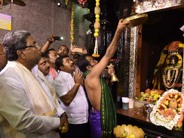 ದೇವಾಲಯಗಳಲ್ಲಿ ವಿಶೇಷ ಪೂಜೆ