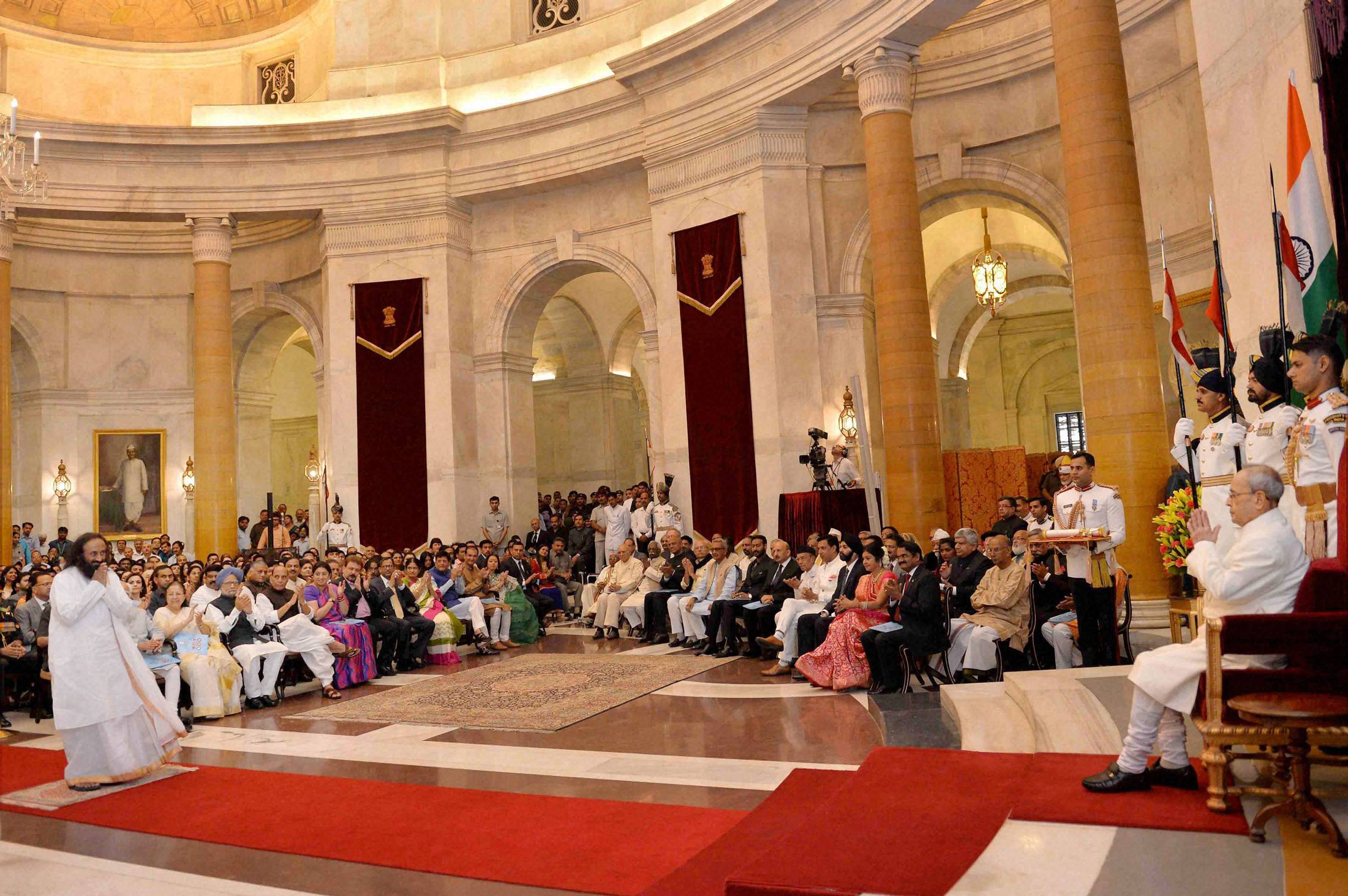 ರವಿಶಂಕರ್ ಗುರೂಜಿಗೆ ಪದ್ಮವಿಭೂಷಣ ಪ್ರಶಸ್ತಿ