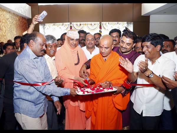 ಬೆಂಗಳೂರಿನಲ್ಲಿ 4ಸ್ಟಾರ್ ಆರ್ ಜಿ ರಾಯಲ್ ಹೋಟೆಲ್