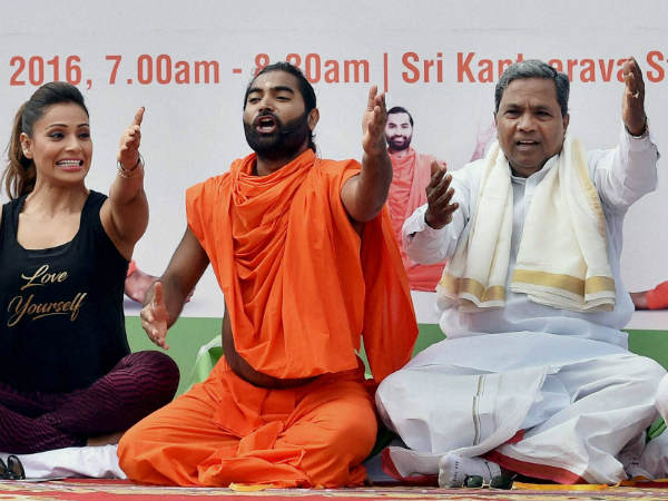 ಯೋಗ ಮಾಡಿದ ಸಿದ್ದರಾಮಯ್ಯ