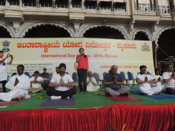 ಮೈಸೂರಿನಲ್ಲಿ ಪ್ರತಾಪ್ ಸಿಂಹ ಯೋಗ ಪ್ರದರ್ಶನ