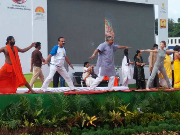 ಗೌಡರ ಯೋಗ ಪ್ರದರ್ಶನ