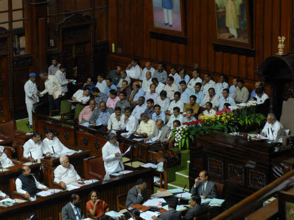 ಜನರಿಗೆ ಮನೋರಂಜನೆ