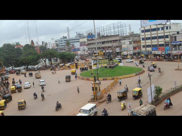 ಚೆನ್ನಮ್ಮ ಸರ್ಕಲ್ ಖಾಲಿ