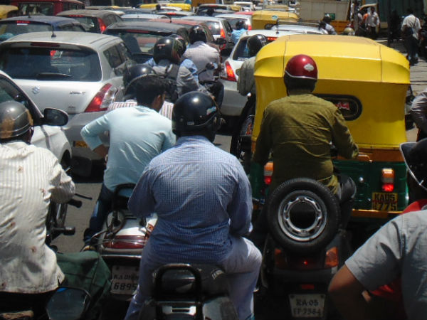 ದ್ವಿಚಕ್ರ ವಾಹನ ಸವಾರಿ ಎಚ್ಚರ