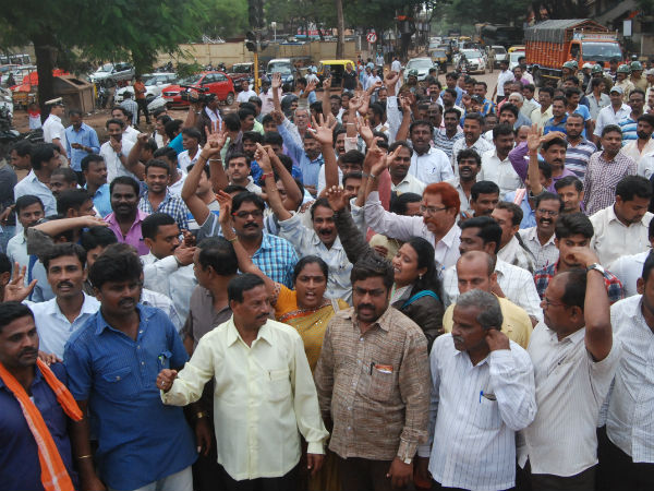 ಪ್ರವಾಸಿಗರಿಂದ ತುಂಬಿ ತುಳುಕಿದ ಬಸ್