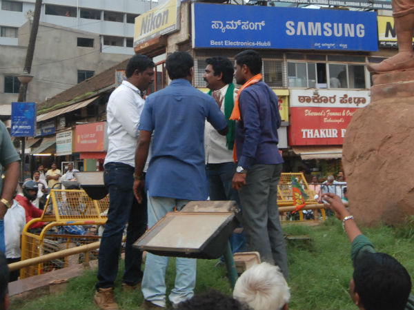 ಬಿಕೋ ಎಂದ ಸರಕಾರಿ ಕಚೇರಿಗಳು