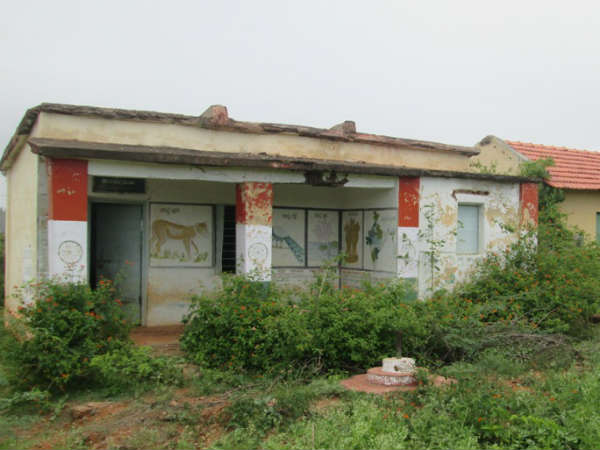 ಪಾಳುಬಿದ್ದ ಶಾಲೆ ವಿಷಜಂತುಗಳಿಗೆ ಆಶ್ರಯತಾಣ