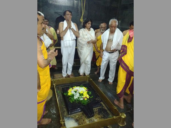 ಗೋಕರ್ಣದಲ್ಲಿ ಪೂಜೆ