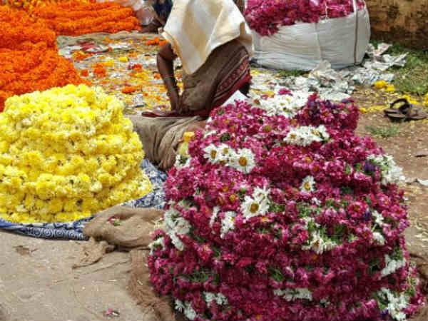 ಅಲಂಕಾರ ನಡೆಯುತ್ತಿದೆ