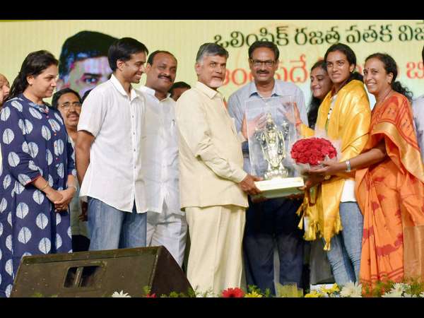ಸಿಂಧುಗೆ ಸನ್ಮಾನ