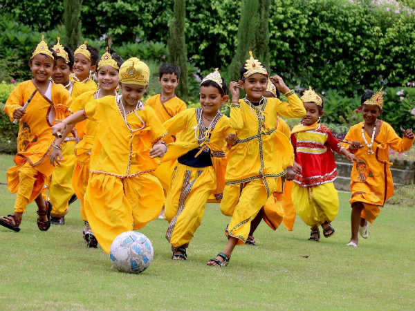 ಪಟಿಯಾಲದಲ್ಲಿ ಫುಟ್ಬಾಲ್ ಆಡಿದ ಬಾಲಕೃಷ್ಣರು
