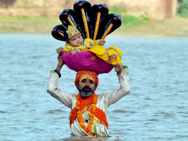 ಆಗ್ರಾದಲ್ಲಿ ವಾಸುದೇವನ ಜತೆ ಬಾಲಕೃಷ್ಣ