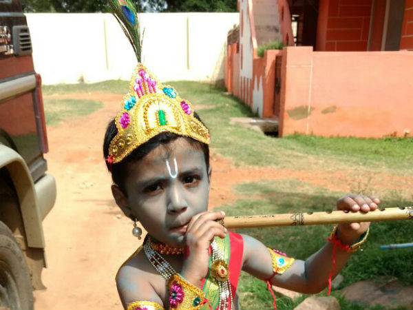 ನೋಡ್ಕೊಳ್ಳೋ, ಕೊಳಲು ಹಿಂಗೇ ಬಾರ್ಸೋದು