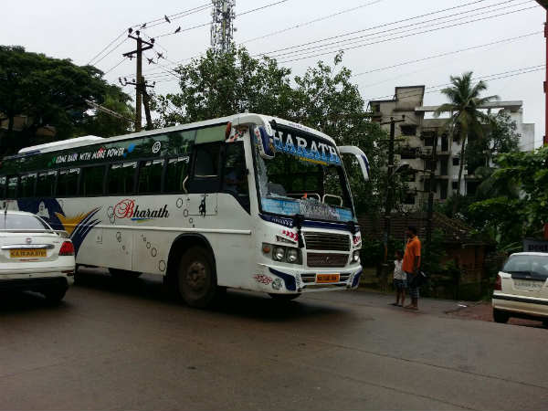 ಬಸ್ಸುಗಳಿಗೆ ಕಲ್ಲು