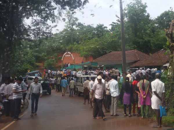 ಹೊಂಚು ಹಾಕಿ ಕೊಂದರು