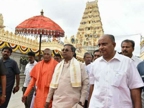 ಮಹದೇಶ್ವರ ಸ್ವಾಮಿ ದೇವಾಲಯ ಆವರಣದಲ್ಲಿ ಸಿಎಂ