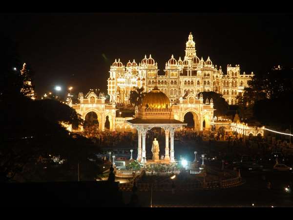ಅರಮನೆ ಝಗಮಗ