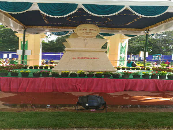 ಶಾವಿಗೆಯಲ್ಲಿ ಅರಳಿದ ದಿ. ದೇವರಾಜ ಅರಸು