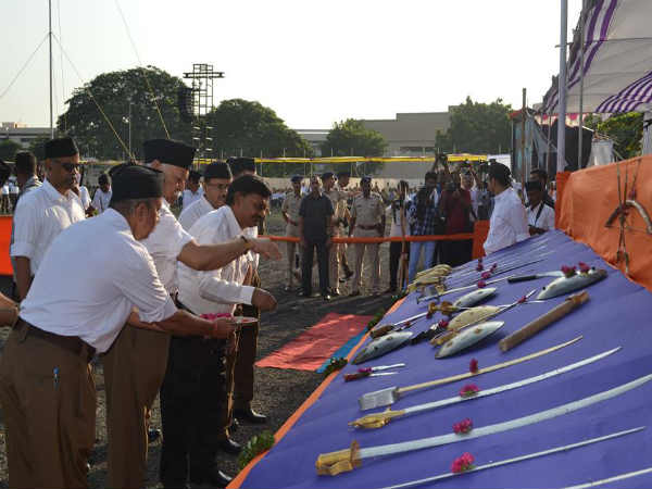 ಸಮಾಜ ವಿಭಜಿಸುವ ಕೆಲಸ