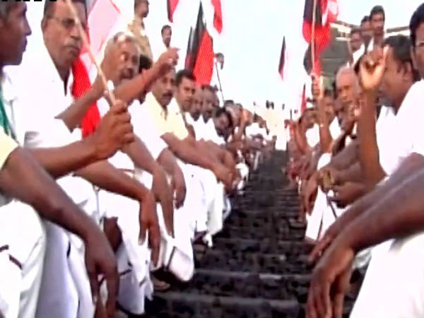 ತಮಿಳುನಾಡಿನ ವಿವಿದೆಡೆ ರೈಲು ಸಂಚಾರ ಸ್ಥಗಿತ