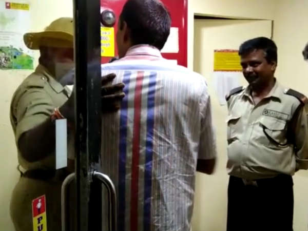 ಆದರೆ ಪೊಲೀಸ್ ಮಾಡಿದ್ದೇನು?