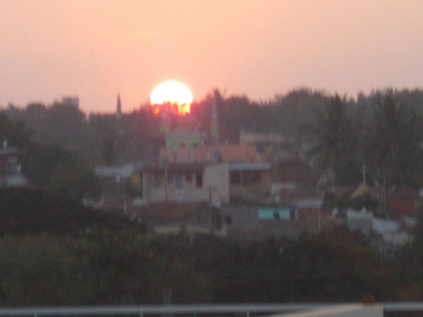 ಗೋಕುಲ ರಸ್ತೆಯಲ್ಲಿ ಸೂರ್ಯನ ಬಳಿಗೆ