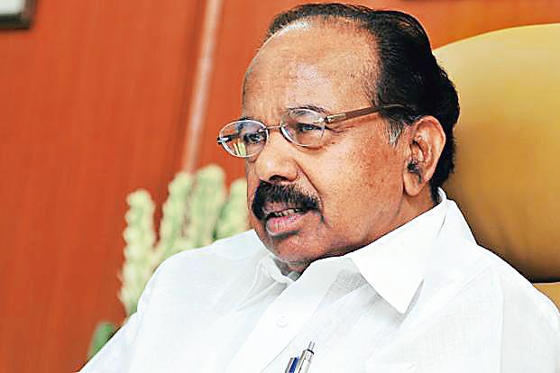 ರಾಜಕಾರಣ ಬಡವಾಗಿದೆ: ಮೊಯ್ಲಿ ಸಂತಾಪ