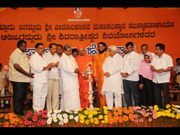 ಸ್ವಾಮೀಜಿಗಳ ಸಾನ್ನಿಧ್ಯ