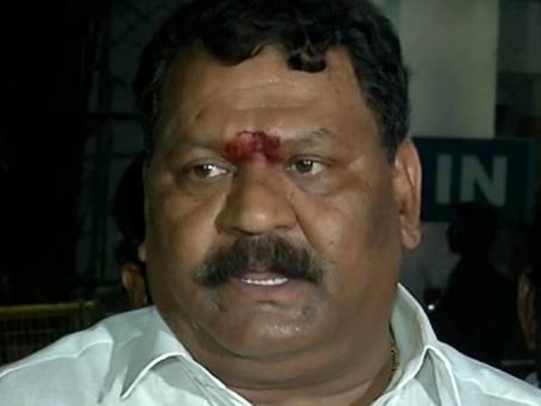 ಪನ್ನೀರ್ ಬಣದವರು ಟಾರ್ಗೆಟ್