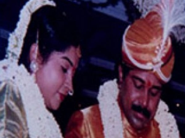 ಕೈಯಿಂದ ಮುಟ್ಟಿ ಪುಳಕಗೊಂಡರು