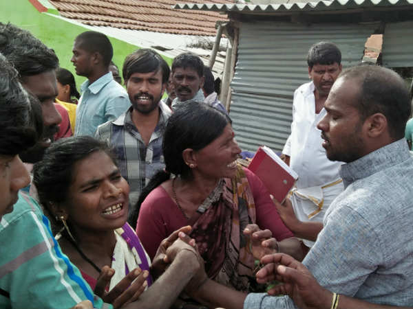 ಗುಂಪು ಚಕಮಕಿ