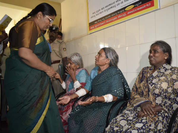 ಗ್ರಾಮದಲ್ಲಿ ಬೀಡು ಬಿಟ್ಟ ಅಧಿಕಾರಿಗಳು
