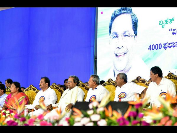'ಡೋಂಗಿ ಜಾತ್ಯಾತೀತವಾದಿಗಳಿಗೆ ಮಣೆ ಹಾಕಬೇಡಿ'