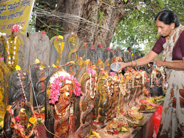 ಹೆಂಗಸರಿಗೆ ಪೂಜೆ, ಮಕ್ಕಳಿಗೆ ತಂಬಿಟ್ಟು