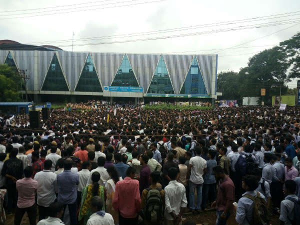 ಕಾವ್ಯ ಹೆತ್ತವರೂ ಭಾಗಿ