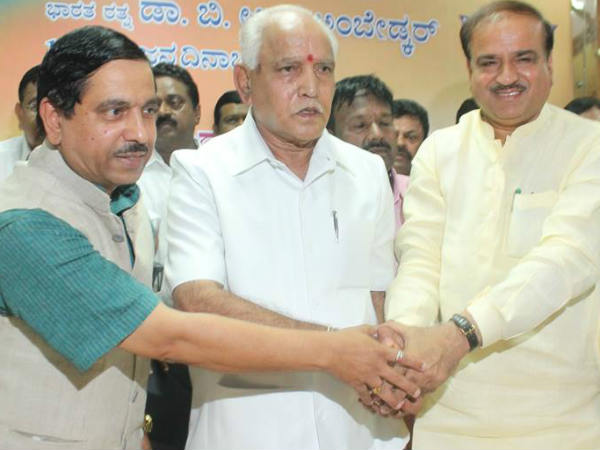ಎಗ್ಗಿಲ್ಲದೇ ನಡೆಯುತ್ತಿರುವ ಐಎಎಸ್ ಮತ್ತು ಐಪಿಎಸ್ ಅಧಿಕಾರಿಗಳ ವರ್ಗಾವಣೆ