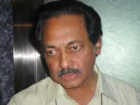 Girish Kasaravalli interacting to audience at Singpore International film fest