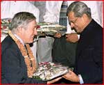 Chief Minister S.M. Krishna greets World Bank president Wolfensohn