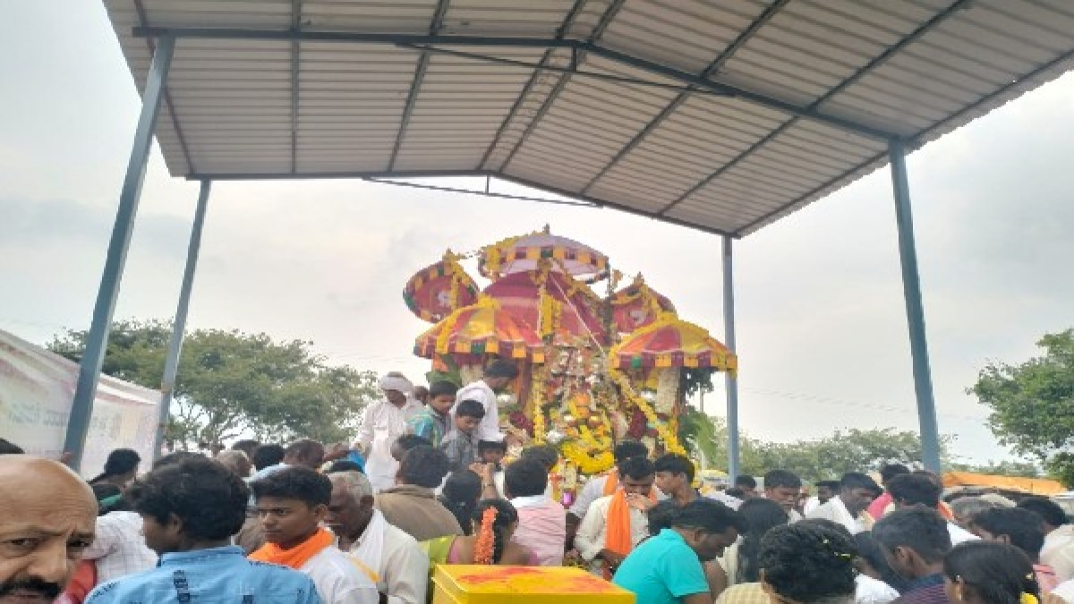 ಹರಕೆ ತೀರಿಸಲು ನೆರೆದಿದ್ದ ಭಕ್ತಸಾಗರ