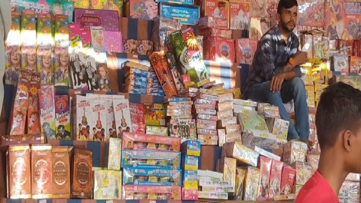 ಪರಿಸರ ಸ್ನೇಹಿ ದೀಪಾವಳಿಯಿಂದ ವರ್ತಕರಿಗೆ ನಷ್ಟ