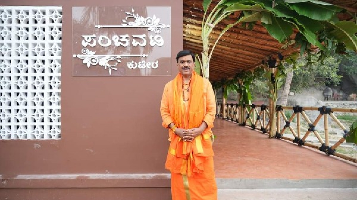 ರೆಡ್ಡಿಯಿಂದ ಇಬ್ಬರು ರೈತರಿಗೆ ಸನ್ಮಾನ