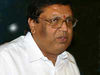 Mukhyamantri Chandru dampens London Spirits